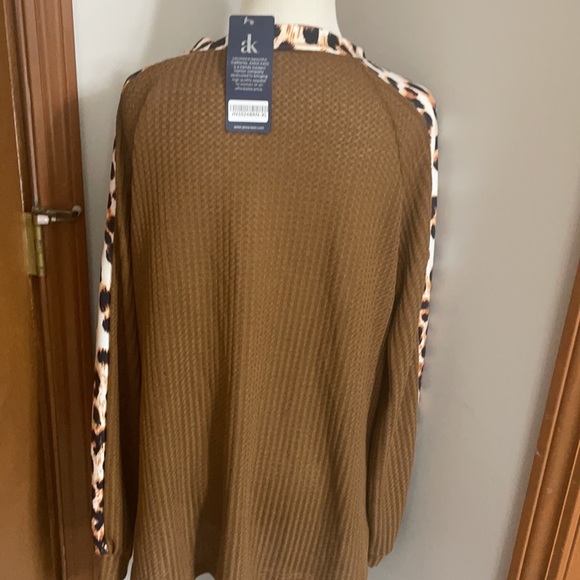 Anna Kaci Leopard Panel Waffle Knit V Neck Sweater - Picture 7 of 8